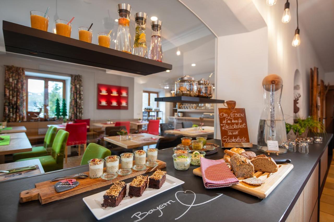 Bayern Resort Hotel - Adults Only - Mit Zugspitzblick - Eibsee-Naehe - Wellnessbereich - Naturpool Im Sommer ไกรน์เนา ภายนอก รูปภาพ