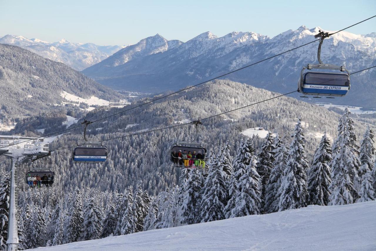 Bayern Resort Hotel - Adults Only - Mit Zugspitzblick - Eibsee-Naehe - Wellnessbereich - Naturpool Im Sommer ไกรน์เนา ภายนอก รูปภาพ