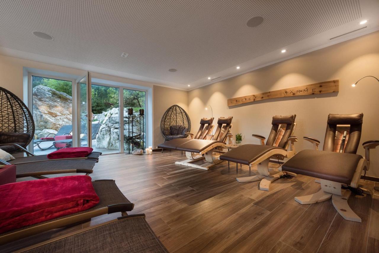 Bayern Resort Hotel - Adults Only - Mit Zugspitzblick - Eibsee-Naehe - Wellnessbereich - Naturpool Im Sommer ไกรน์เนา ภายนอก รูปภาพ