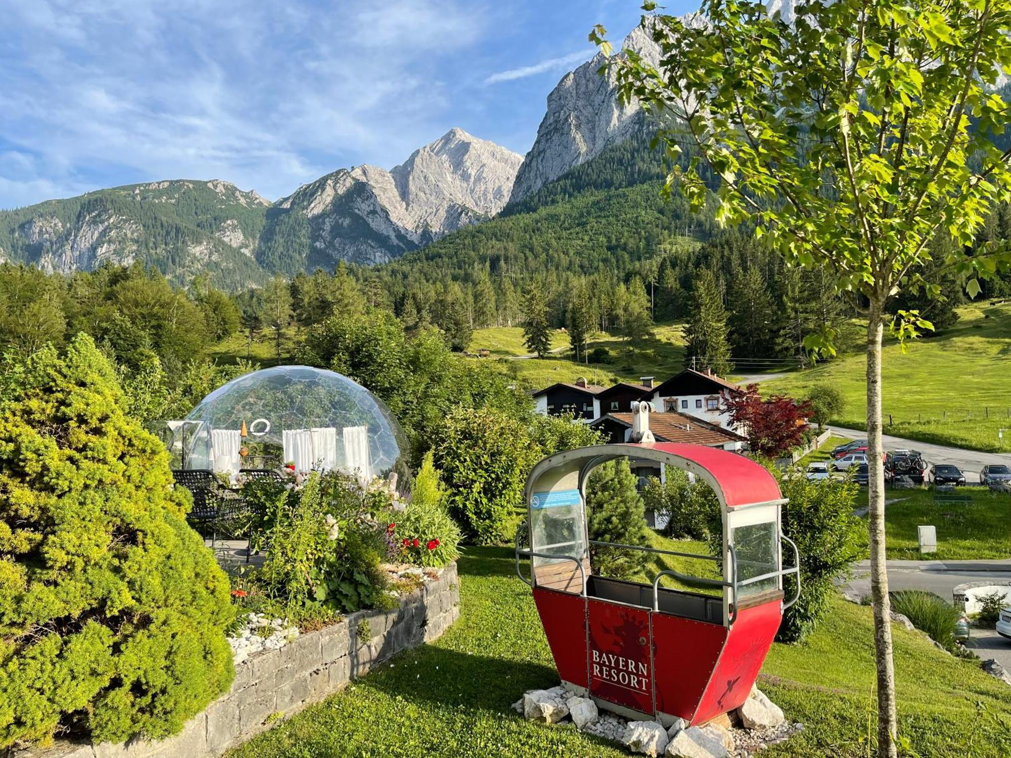 Bayern Resort Hotel - Adults Only - Mit Zugspitzblick - Eibsee-Naehe - Wellnessbereich - Naturpool Im Sommer ไกรน์เนา ภายนอก รูปภาพ