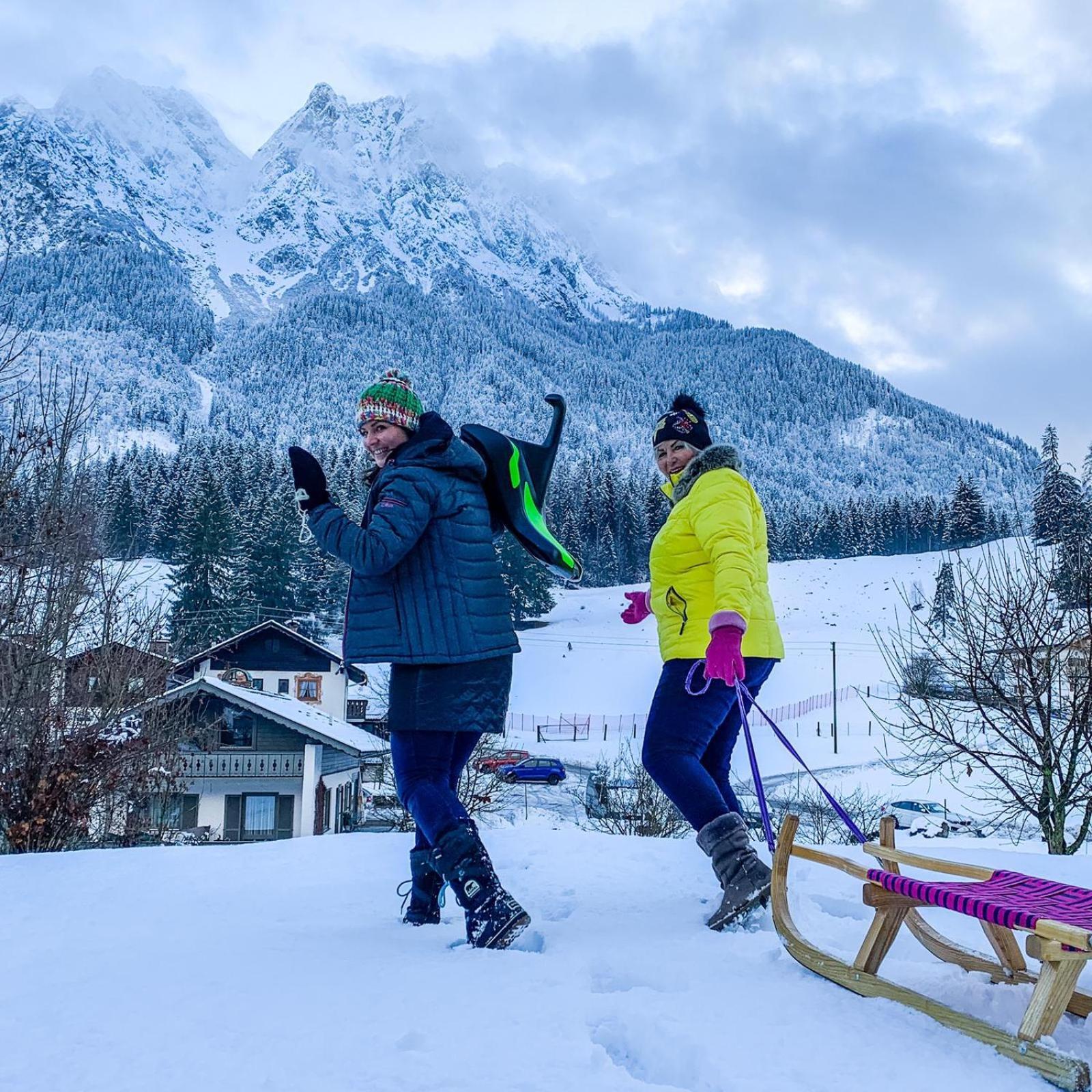Bayern Resort Hotel - Adults Only - Mit Zugspitzblick - Eibsee-Naehe - Wellnessbereich - Naturpool Im Sommer ไกรน์เนา ภายนอก รูปภาพ