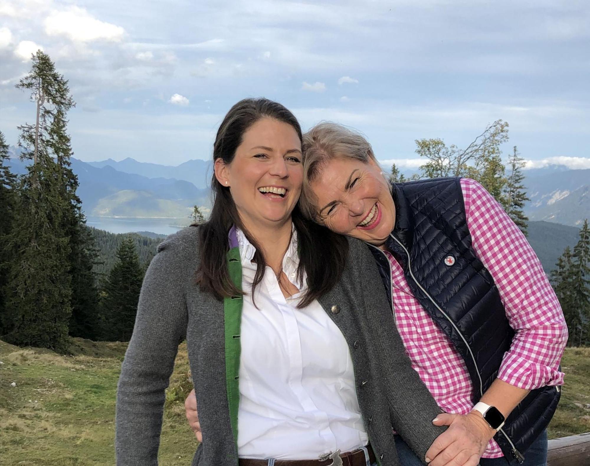 Bayern Resort Hotel - Adults Only - Mit Zugspitzblick - Eibsee-Naehe - Wellnessbereich - Naturpool Im Sommer ไกรน์เนา ภายนอก รูปภาพ