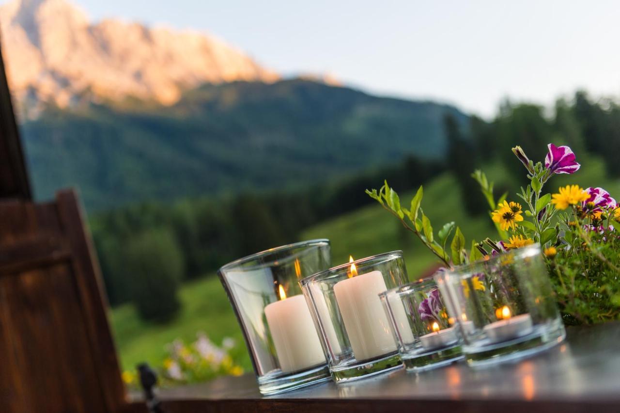 Bayern Resort Hotel - Adults Only - Mit Zugspitzblick - Eibsee-Naehe - Wellnessbereich - Naturpool Im Sommer ไกรน์เนา ภายนอก รูปภาพ