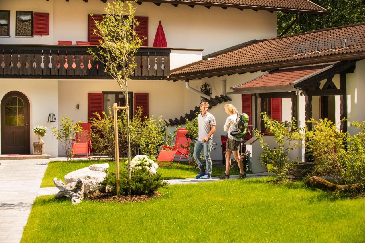 Bayern Resort Hotel - Adults Only - Mit Zugspitzblick - Eibsee-Naehe - Wellnessbereich - Naturpool Im Sommer ไกรน์เนา ภายนอก รูปภาพ