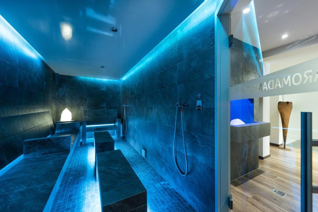 Bayern Resort Hotel - Adults Only - Mit Zugspitzblick - Eibsee-Naehe - Wellnessbereich - Naturpool Im Sommer ไกรน์เนา ภายนอก รูปภาพ