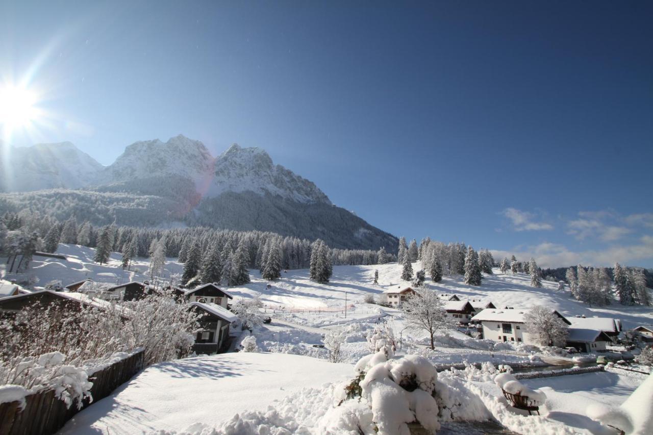 Bayern Resort Hotel - Adults Only - Mit Zugspitzblick - Eibsee-Naehe - Wellnessbereich - Naturpool Im Sommer ไกรน์เนา ภายนอก รูปภาพ