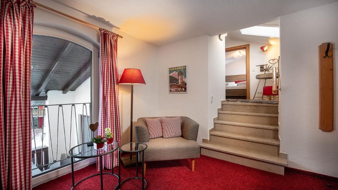 Bayern Resort Hotel - Adults Only - Mit Zugspitzblick - Eibsee-Naehe - Wellnessbereich - Naturpool Im Sommer ไกรน์เนา ภายนอก รูปภาพ